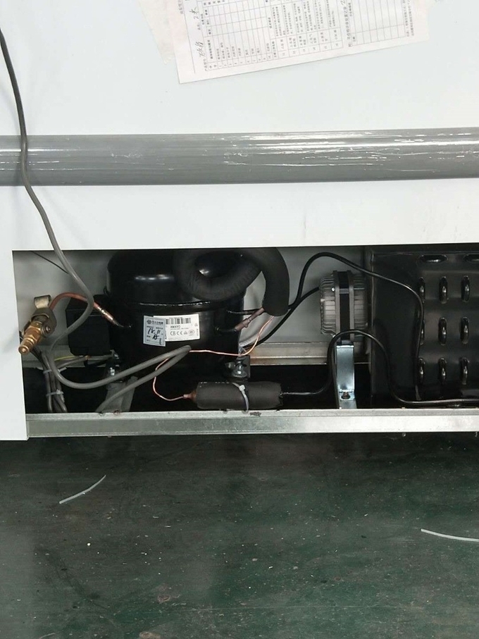 Тип дисплея двойных стеклянных дверей экономический refrigerate и сохраняет шкаф пива свежести на напитки 13